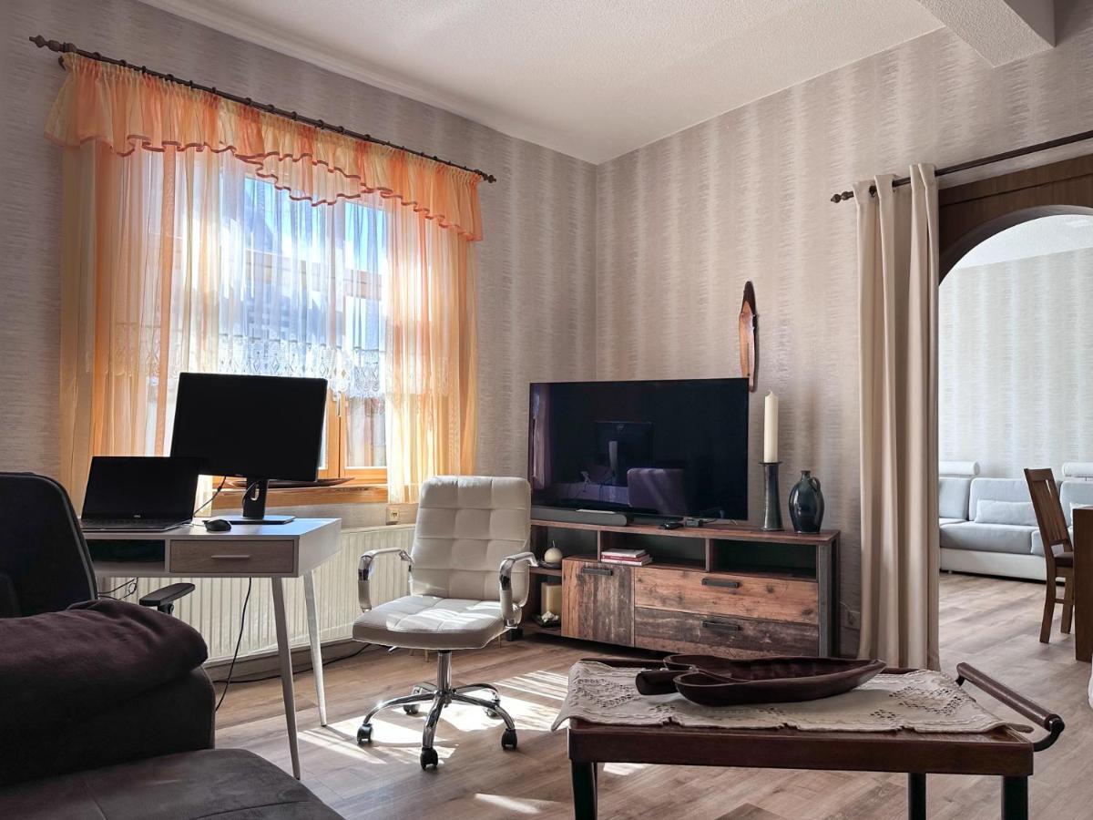 Schoene Altbauwohnung Mit Grosser Sonnenterrasse Rudolstadt Exteriör bild